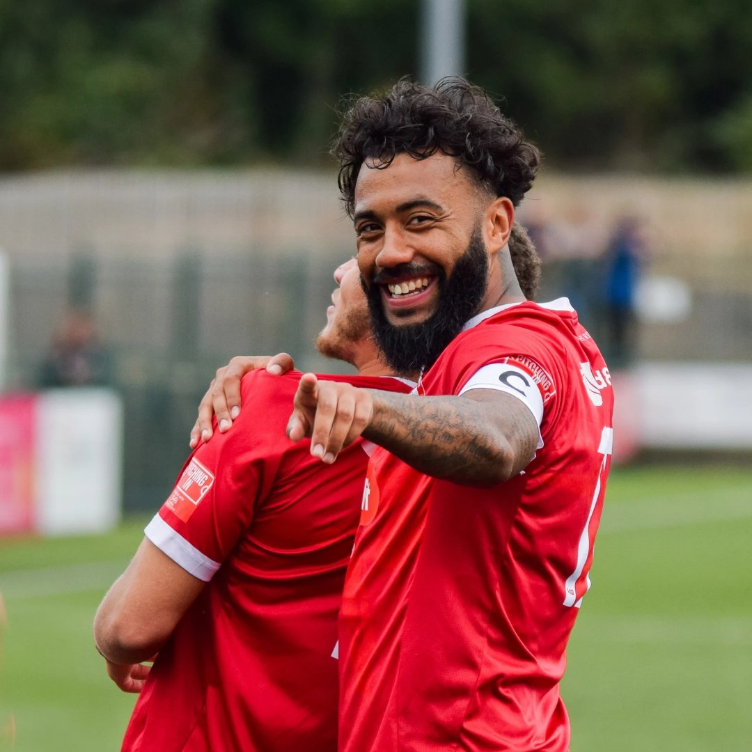 RedditchUtd's tweet image. Things you 𝙇𝙊𝙑𝙀 to see 🤩

Schedule for the next two days...?
🎥 Sunday = Watch the highlights multiple times &amp;amp; cheer on @RedditchWomen in their FA Cup home game
🏆 Monday = Find out our FA Cup opponents at 1pm

End the rest of your weekend, Reds 🔴

📸 @milevans_