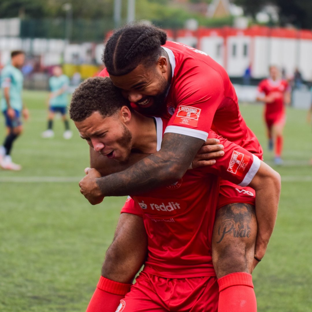 RedditchUtd's tweet image. Things you 𝙇𝙊𝙑𝙀 to see 🤩

Schedule for the next two days...?
🎥 Sunday = Watch the highlights multiple times &amp;amp; cheer on @RedditchWomen in their FA Cup home game
🏆 Monday = Find out our FA Cup opponents at 1pm

End the rest of your weekend, Reds 🔴

📸 @milevans_
