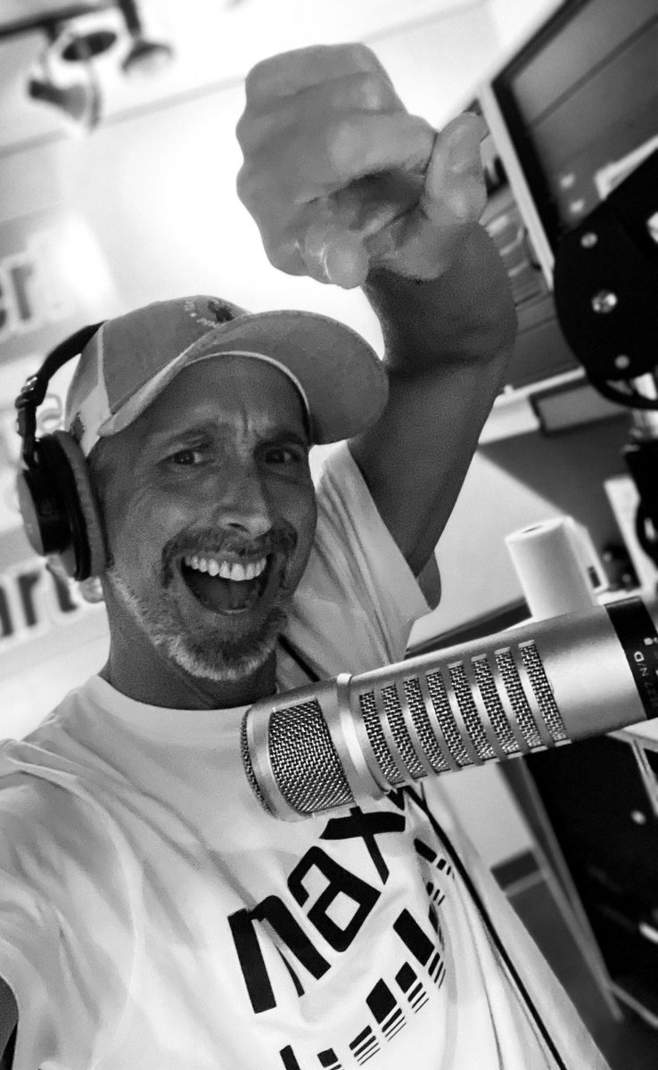 OfficiallyRandy's tweet image. Joining the black and white Saturday. 
🖤🤍  #throwbackweekend