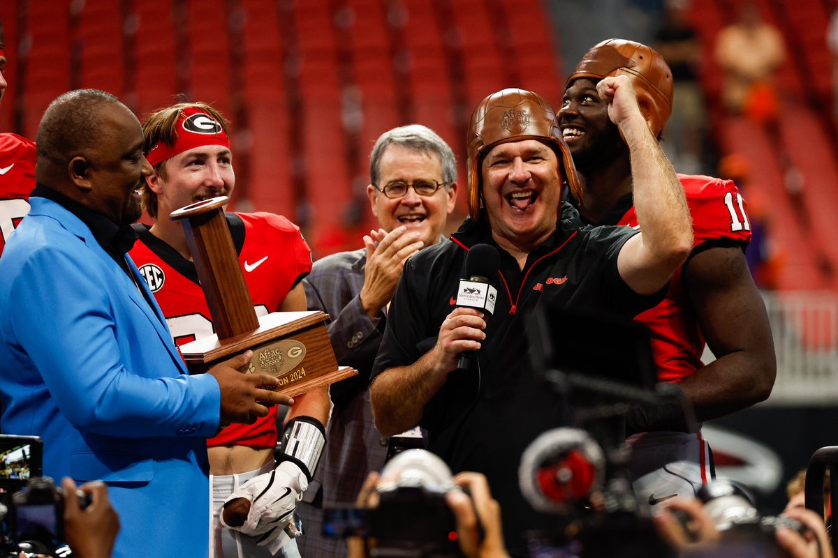 universityofga's tweet photo. football is so unbelievably back, you guys https://t.co/J2WIdbzct8