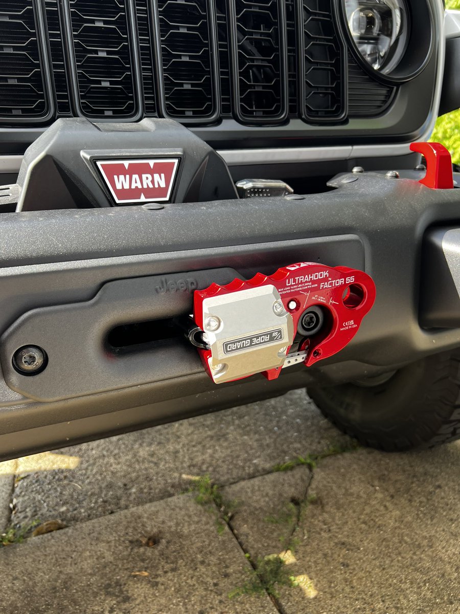 Helodriver20's tweet image. Factor 55 Ultrahook for the win in the Jeep Rubicon X. @THEJeepMafia #jeeplife #factor55