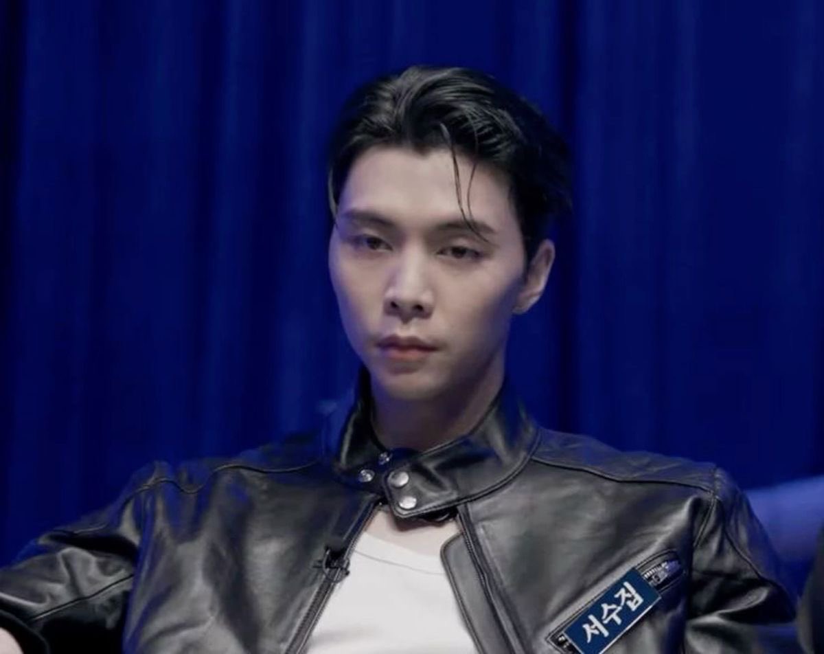 SUHLOOK's tweet photo. cast him as a detective in a movie now!! 

#JOHNNY #쟈니 https://t.co/8BjIOSS2if