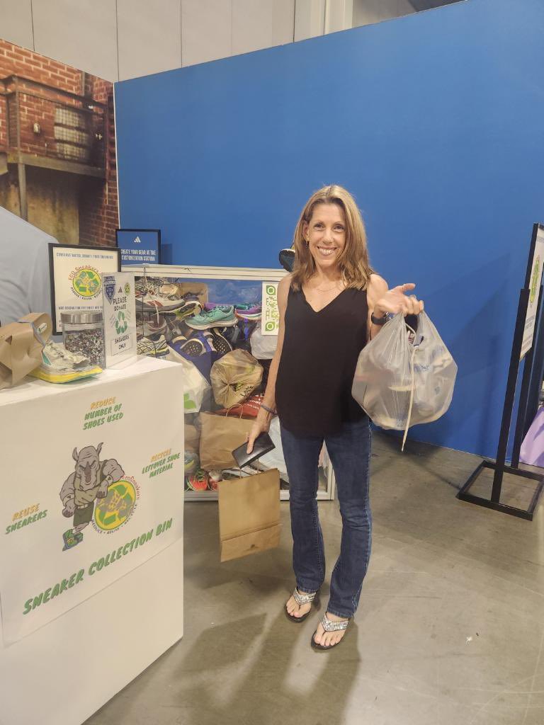 ecosneakersllc's tweet image. Thinking about a closet refresh? 🌿 Decluttering with Eco Sneakers is a win-win! You get more space, and your old kicks get a new lease on life, helping the planet and people in need. 👟💚 #EcoSneakers #DeclutterWithPurpose #SustainableLiving