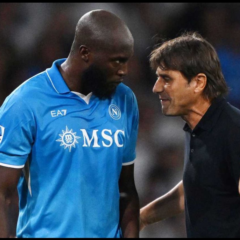 Porca Troia! Questo si fa scaricare un mitragliatore intero addosso per #Conte
Gasa!
#Lukaku #Napoli #ForzaNapoli
