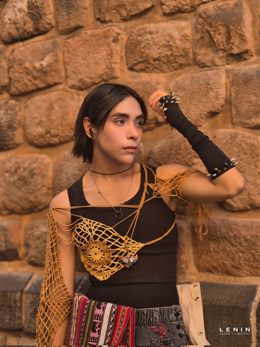 Lenintamayoqpop's tweet image. &quot;Llevo fuego en mi corazón 🔥, no es mala mi ambición&quot; 

📸 @yolandapinaresdelperu
#leninqpop #qpop #quehuapop #intiraymi #cusco #peru #asiaqpoptour #korea #kpop