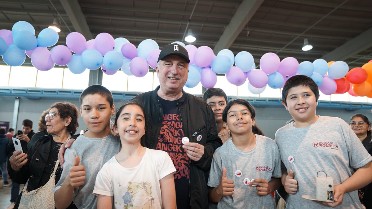 El Gobernador encabezó el mega evento de tecnología y robótica en el Parque del Conocimiento
.<a href="/passalacquaok/">Hugo Passalacqua</a> <a href="/gobmisiones/">Gobierno de Misiones</a> <a href="/lucasaromero/">Lucas Romero Spinelli</a> <a href="/vicegobmisiones/">Vicegobernación Misiones</a> <a href="/ivisch/">Solange Schelske</a> @RoboticMisiones <a href="/christianpiatti/">Ing. Christian Piatti</a> <a href="/faniotargentina/">FanIOT Argentina</a>
noticiasdel6.com/el-gobernador-…
