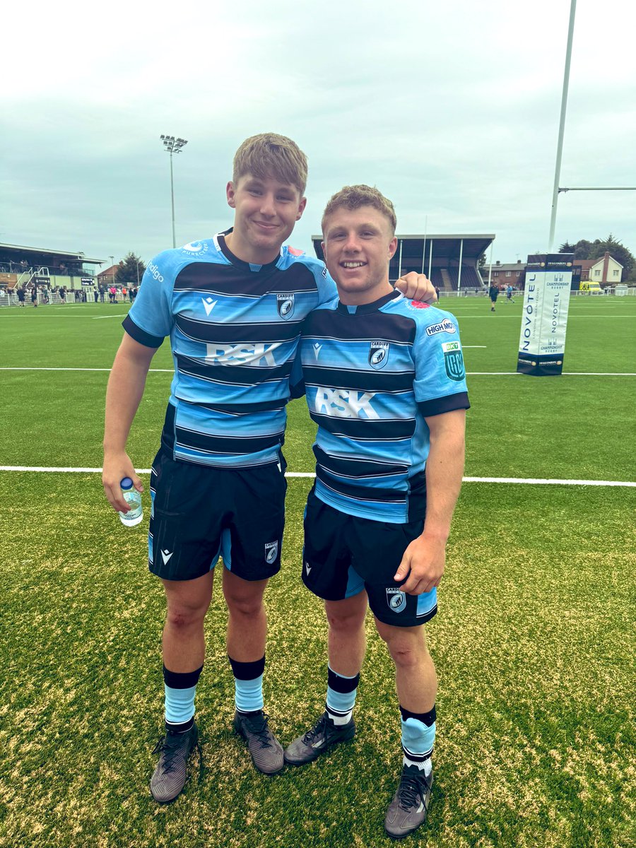 Gareth Bowen (@garbow10) on Twitter photo Amazing to see these two make their debuts for <a href="/Cardiff_Rugby/">Cardiff Rugby</a> today, only a few years ago they played together for <a href="/Cardiff_Pathway/">Cardiff Rugby Age-Grade and Academy</a> 16's. Well done <a href="/tombowen__/">Tom Bowen</a> & <a href="/steffan_emanuel/">Steffan Emanuel</a> 🔵⚫️ Amazing to see these two make their debuts for <a href="/Cardiff_Rugby/">Cardiff Rugby</a> today, only a few years ago they played together for <a href="/Cardiff_Pathway/">Cardiff Rugby Age-Grade and Academy</a> 16's. Well done <a href="/tombowen__/">Tom Bowen</a> & <a href="/steffan_emanuel/">Steffan Emanuel</a> 🔵⚫️