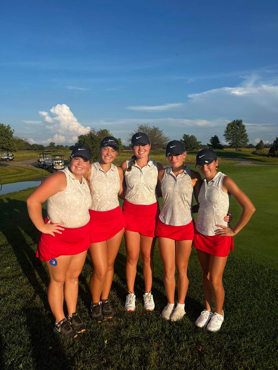 The Lady Bulldogs competed today in the Hall of Fame Classic at Legends Golf Course with the best teams in the state. Junior Kaidyn Wardlaw led the Dogs with a 75, and a T-13 finish. 

Kaidyn Wardlaw - 75
Abby Reavis - 88
Ava Quinn - 101 
Emma Reavis - 91 
Sienna Dietrich - 99