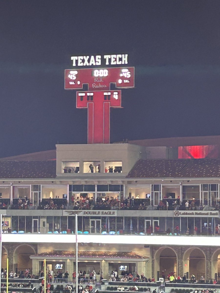 GalloNotARanger's tweet image. Wow!!  Bonus football from the South Plains.  #GoWildcats #WreckTech