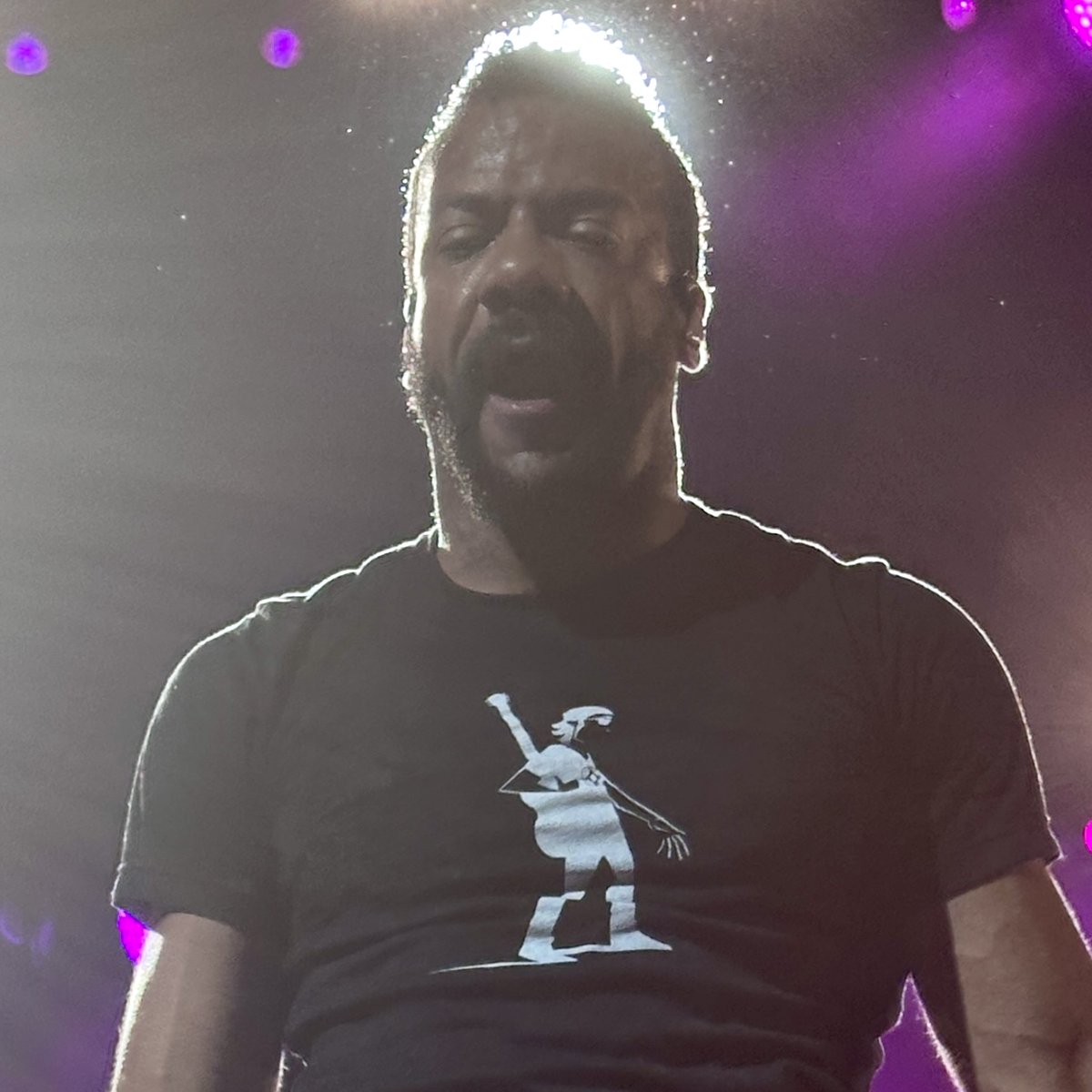 MikelParis's tweet image. We see you, @jonlampleymusic. 

#mikelparis #ofarevolution #jonlampley #lamps @ofarevolution #everwiseampitheater #indianapolis