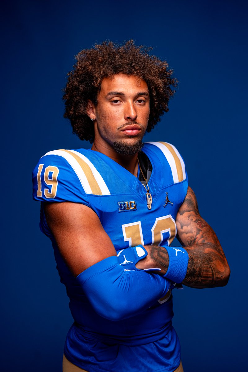 𝗜𝗡𝗧𝗘𝗥𝗖𝗘𝗣𝗧𝗜𝗢𝗡 <a href="/DJ23Justice/">DJ Justice</a>!! 𝗢𝗨𝗥 𝗕𝗔𝗟𝗟!!

Hawai’i 13, UCLA 10
3rd Quarter – 0:46

#GoBruins