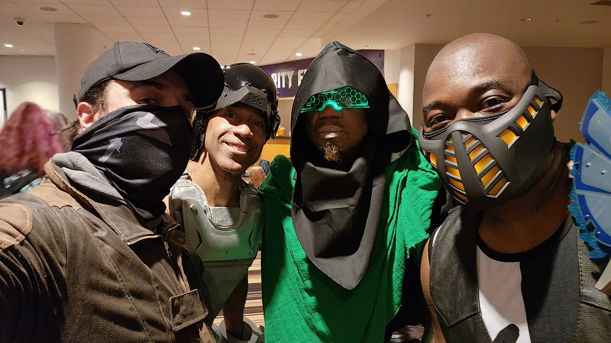 Regularly-scheduled Dragon Con friendly check-in with <a href="/deanslyst/">Walter Dean</a> , <a href="/BarrFoxx/">Barr Foxx</a> &amp; <a href="/LarryLuvv1/">Larryluvvscosplay</a>