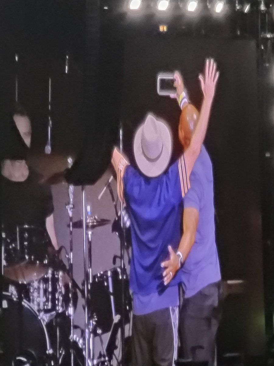 DDoherty23's tweet photo. @paytonsun @PearlJam https://t.co/cLpzKOkrqE