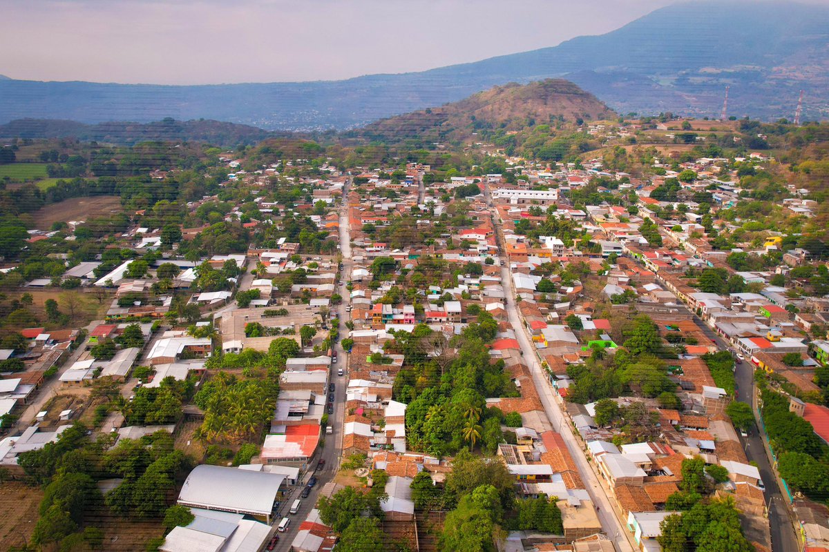 Hoy celebramos con alegría el cierre del #MesInternacionalDeLaJuventud en el parque central de Apastepeque junto al edil de la municipalidad de #SanVicenteNorte, <a href="/SamuelC_ApaES/">Samuel Carrillo</a> y el comité juvenil Jóvenes Unidos por Apastepeque. 🙌

Fue un día lleno de energía, entusiasmo y