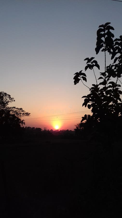 AviralJaiswalA2's tweet photo. तुम्हें हम भी सताने पर उतर आए तो क्या होगा,
तुम्हारा दिल दुखाने पर उतर आए तो क्या होगा,
हमें बदनाम करते फिर रहे हो अपनी महफिल में,
अगर हम सच बताने पर उतर आए तो क्या होगा |
#जजबात
#mood
#Good_Morning_guys https://t.co/NOGABfS6xd