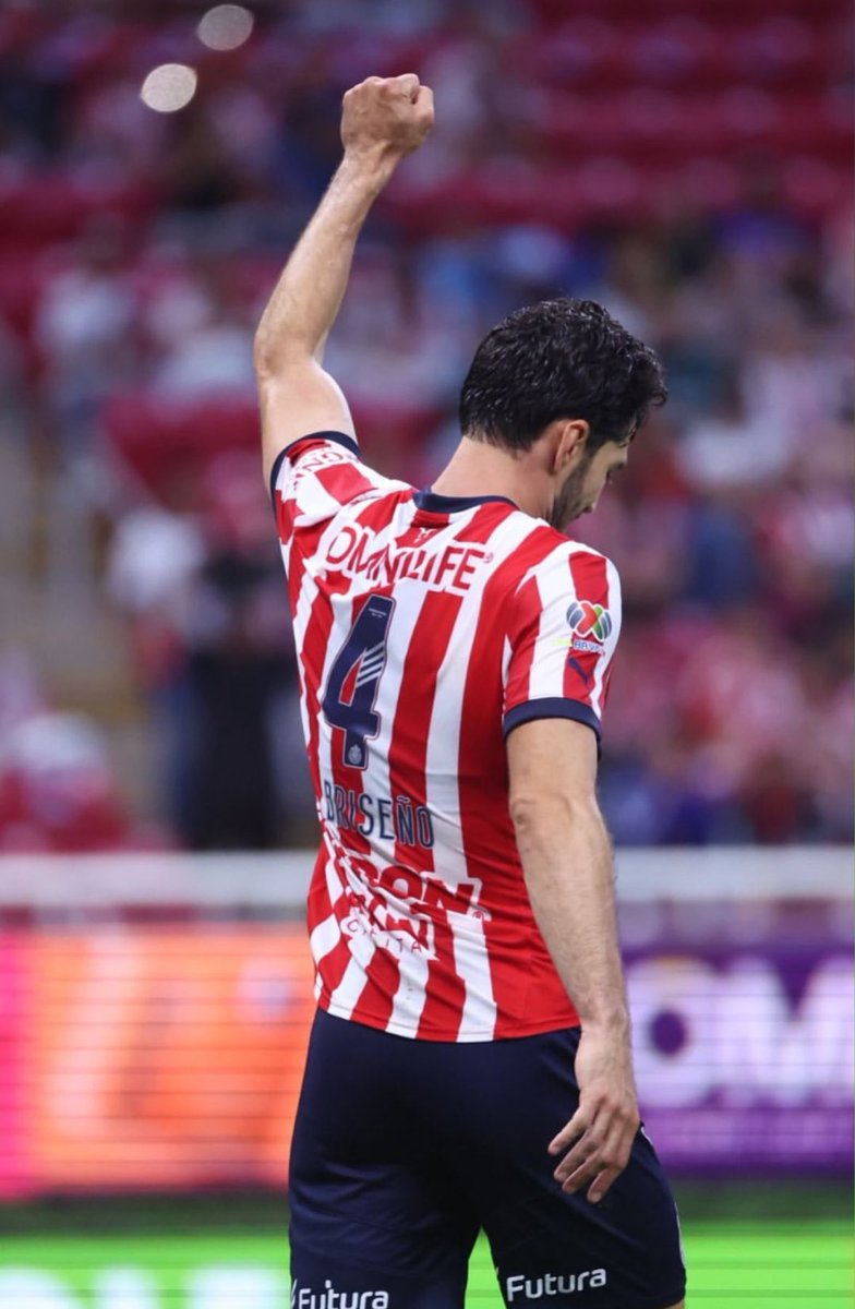 Antonio ‘Pollo’ Briseño 
Entre todos los jugadores vs Juarez 

▫️1° en pases 45/50 [90%]
▫️2° en pases largos precisos [4/5]
▫️4 Despejes 
▫️4 Despejes con la cabeza 
▫️3 Recuperaciones 
▫️1 Asistencia 

Otro partidazo del <a href="/pollobv/">Antonio Briseño Vázquez</a> 🔴⚪️