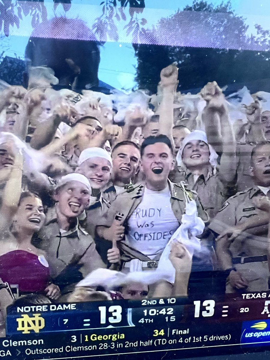 12th man is getting wild. #rudywasoffsides <a href="/AggieFootball/">Texas A&M Football</a> vs <a href="/NDFootball/">Notre Dame Football</a> lol <a href="/ACCFootball/">ACC Football</a>