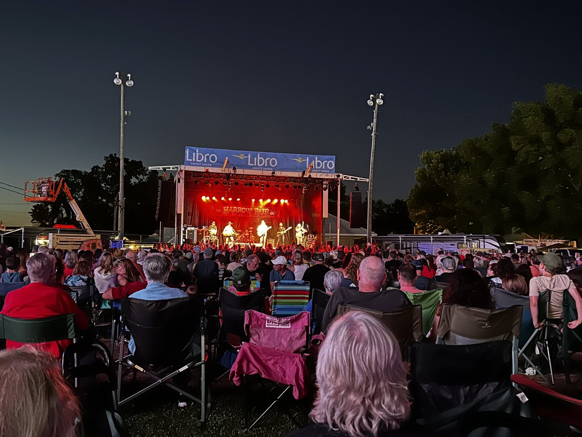 MoeChauvin's tweet photo. Enjoying a beautiful Saturday night @harrowfairmusic What a crowd for @timneufeldmusic #CommunityParty #SummerNight https://t.co/5lkf5wG7Ur