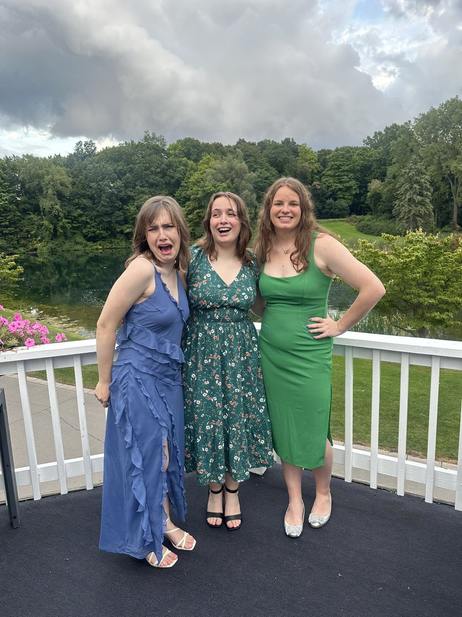 claire 🌱 tweet media