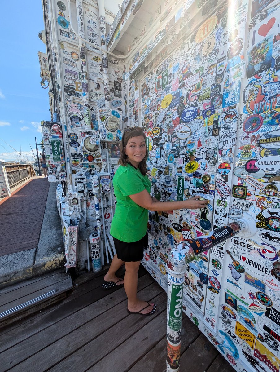 kvonyborg's tweet image. We were happy to oblige. 
#RestInParadise #JimmyBuffDay 🫧🩴🦈