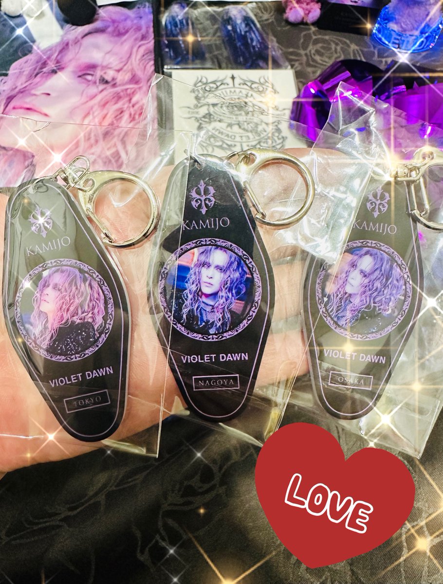 oOoMERU1805oOo's tweet photo. 少し落ち着いたので…
⬇️行ってきました✨️
#KAMIJO さんの歌はやっぱり私の力です✨️The Anthemは間違いなく“心の国家”になりました。 #VIOLETDAWN に込められた決意の事も聞けてよかったです🥹全身の余韻(筋肉痛😂)は消えてしまったけれど、あの場に居られた事の喜びは一生物です💜
楽しかった❣️😆 https://t.co/YWfpQChexK