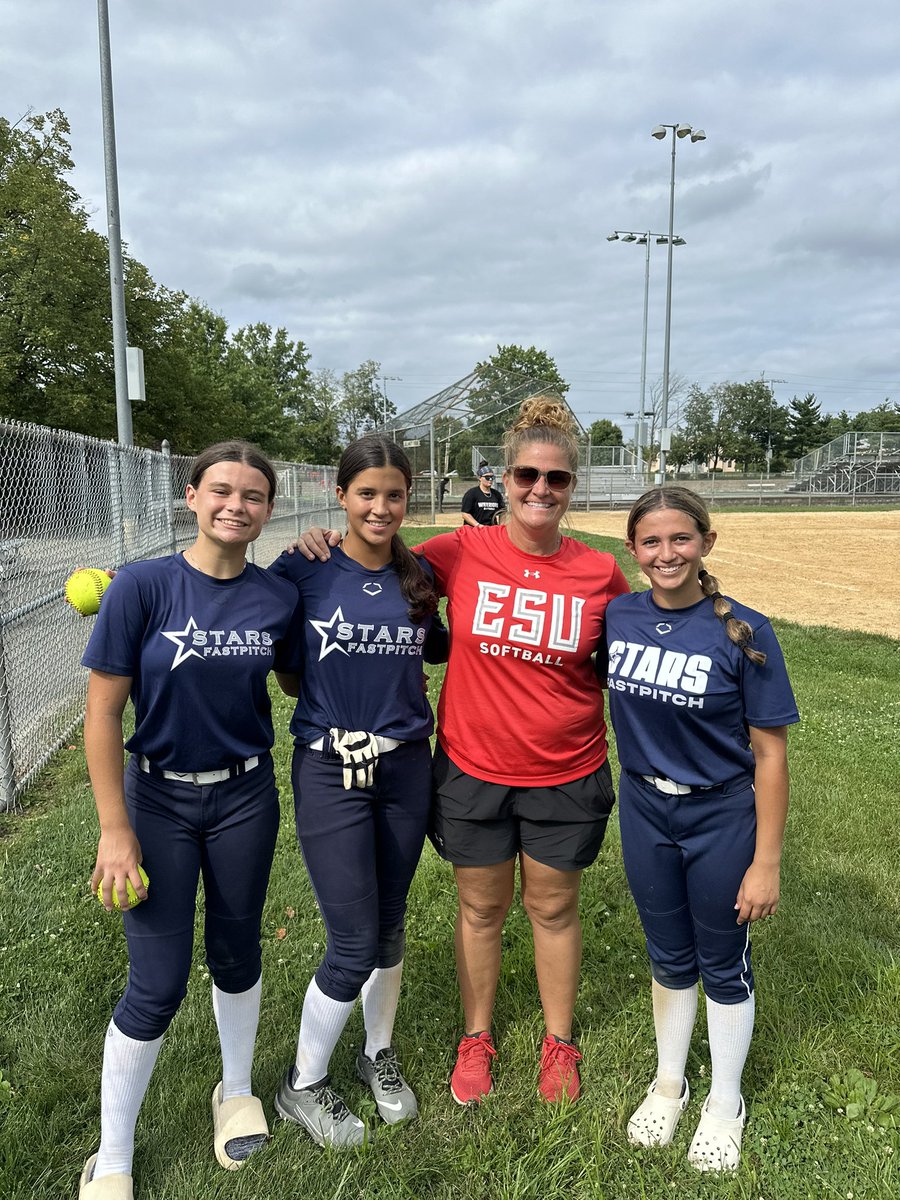 AvaSiminoff2027's tweet photo. Had such a great time at the Diamonds in the Dirt camp! Was a great experience getting to meet and listen to @MontanaFouts. Thank you to all the coaches for the amazing instruction, can’t wait to apply it to my game this fall! @stars_FPNJ @Grace_Catcher14 https://t.co/i04kJsU9mR