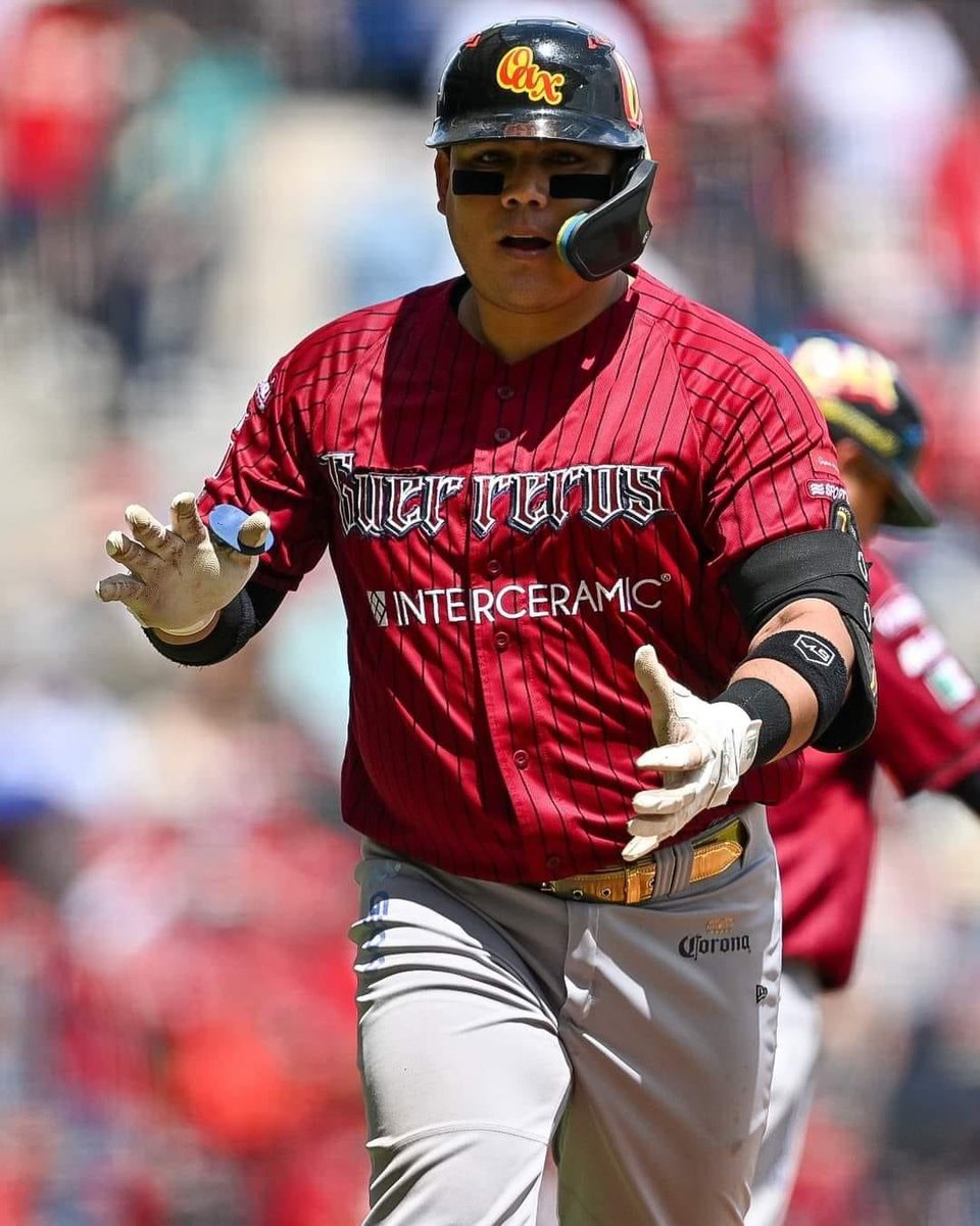 LMB memes (@lmb_memes) on Twitter photo SE VA Y SE FUEEEEEEEE
Ricardo Valenzuela le está cantando las golondrinas a los Diablos Rojos, ya lo ganan los <a href="/GuerrerosOax/">Guerreros de Oaxaca</a> 4 carreras a 0 SE VA Y SE FUEEEEEEEE
Ricardo Valenzuela le está cantando las golondrinas a los Diablos Rojos, ya lo ganan los <a href="/GuerrerosOax/">Guerreros de Oaxaca</a> 4 carreras a 0