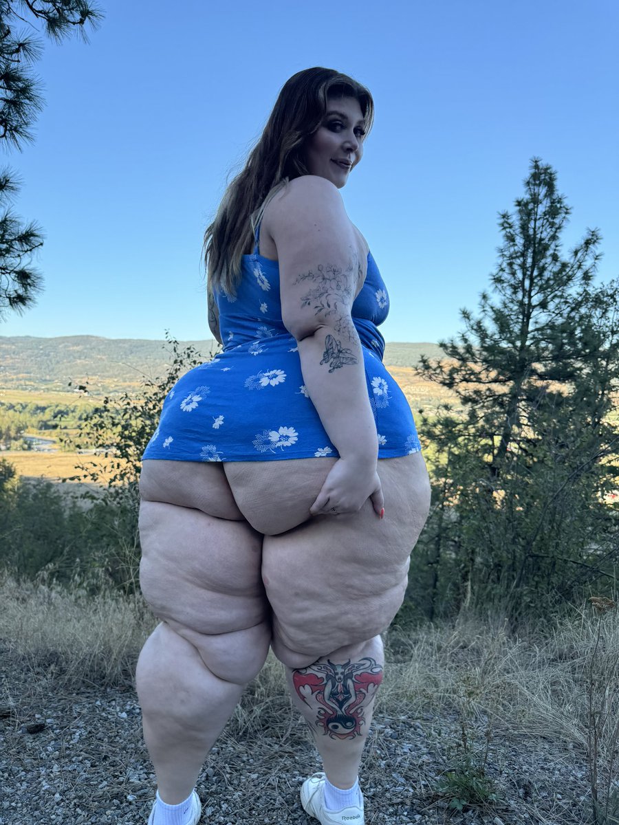 Don’t forget this weekend only 50% off subscriptions 👀👀 hop on the train and see this ass do wild things 

onlyfans.com/princessspear