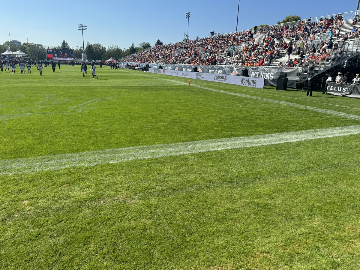 LIVE from #RoyalAthleticPark in downtown <a href="/CityOfVictoria/">City of Victoria</a> to cheer on The <a href="/REDBLACKS/">Ottawa REDBLACKS</a> with <a href="/CAANEO/">CAA North & East Ontario</a> <a href="/WasteManagement/">WM</a> <a href="/TheBeerStoreON/">The Beer Store</a> <a href="/BudweiserCanada/">Budweiser Canada</a> #NoQuit #GoREDBLACKSGo