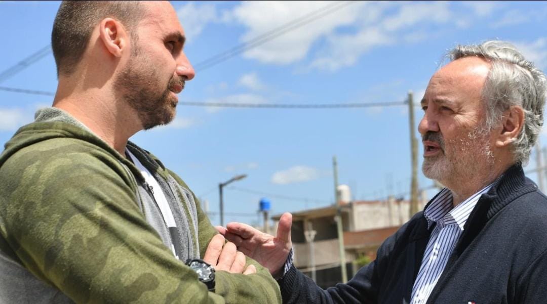 Lo que esta sucediendo en Brasil es GRAVISIMO. Un Juez que responde al régimen de Lula ordenó cerrar el principal medio de comunicación del país. 

Hace 2 años fui muy criticado por colaborar en la campaña de Bolsonaro, que había puesto orden en las calles y en las cuentas de