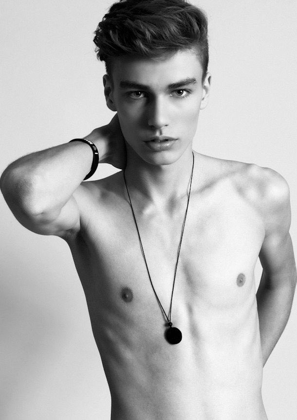 TheStatesButler's tweet image. “What…do I look like I break rules….i…WOULD NEVER” 

Jimmy winters. The neighbour everyone wants. The driver everyone needs and the toy you all enjoy using 

NSFW account 18+ only erp 

More info below