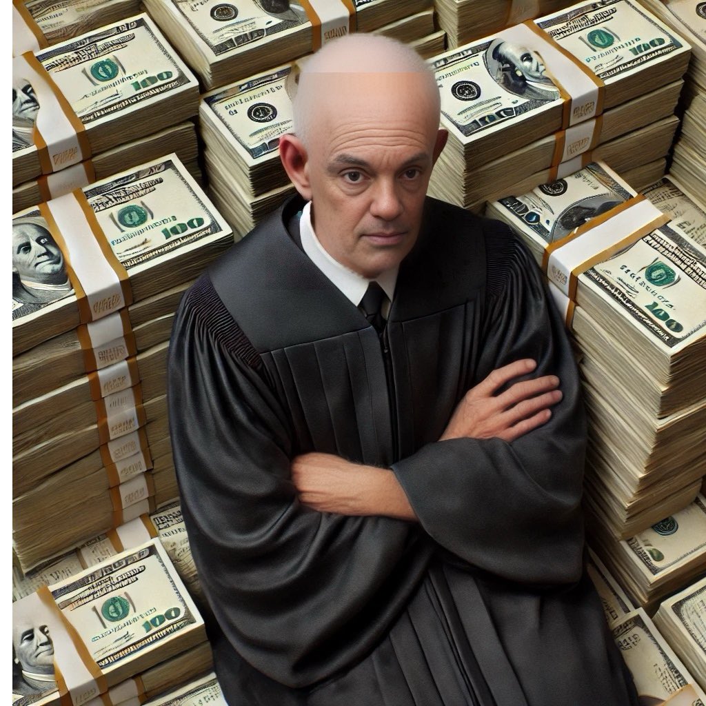 marcosdoval's tweet photo. Pode esperar sentado pelo seus 50.000 de multa. Afinal Você já me aplicou uma multa de 50 milhões de reais. Violando o artigo 53 da nossa Constituição Federal. Traidor da Constituição é um traidor da pátria!!! https://t.co/K282dQ19wv