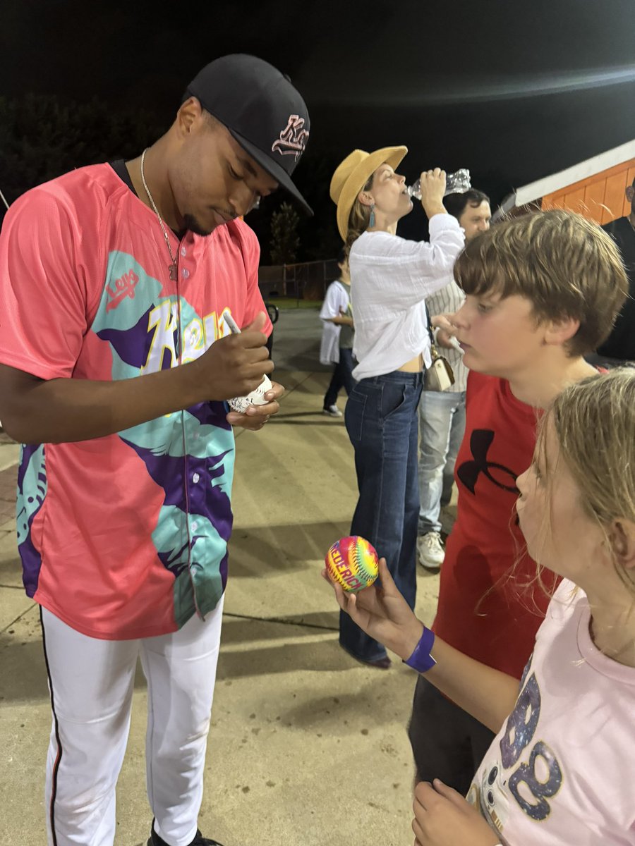 omar_wray's tweet photo. Rain Delay https://t.co/n8W3anwGDy