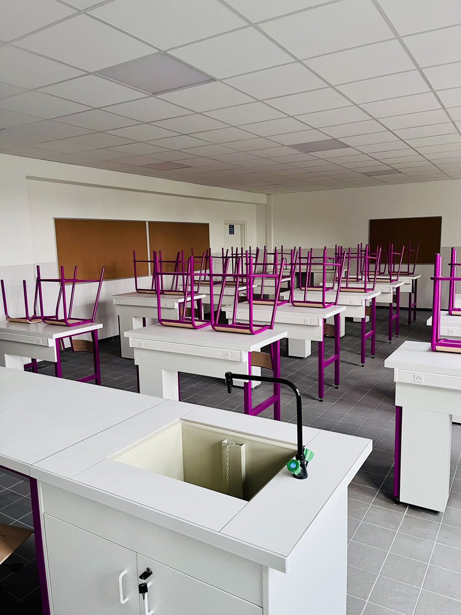 PMF20e's tweet image. 🆕Pour cette rentrée 2024, le collège vous réserve de nombreuses surprises et nouveautés !
✅classes coopératives 
✅espace parents 
✅salles de sces 
✅salle de percussions 
Et des noms de classes percutants : #ektara #caixa #esraj 🥁 
Saurez-vous deviner ce qu’ils nomment ?