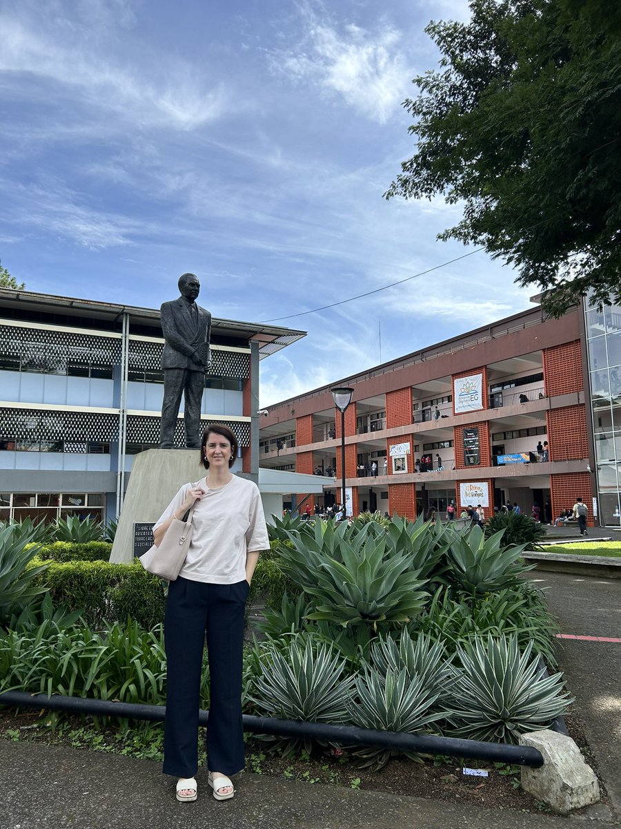jelenaoreilly's tweet photo. A week with an amazing friend, 2 workshops, 4 talks &amp; meetings promoting #OpenScience, lovely people &amp; a gorgeous beach in Costa Rica has come to an end! 
@Vero_GarciaC @irisdatabase @OASIS_Database https://t.co/FKiZETMbJa