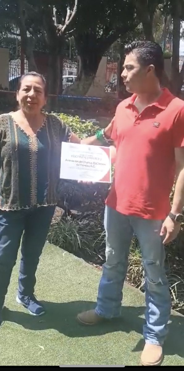 Hoy entregué un reconocimiento muy especial a mi amigo Oscar Flores en representación de la Asociación de Charros El Cócono de Morelos A.C. por sus 41 años de trayectoria.

Apoyemos  la #Charrería, símbolo de  #identidad, #tradición y #cultura de México.

#EdiEnTuComunidad