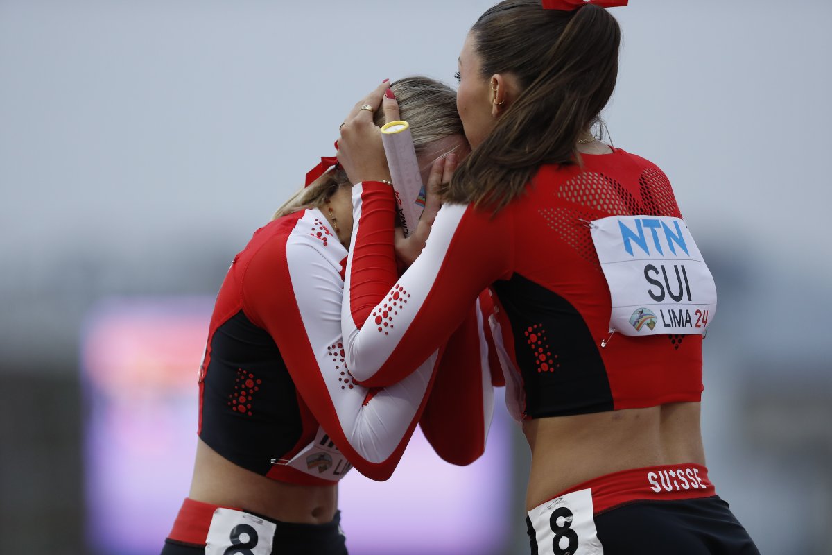WorldAthletics's tweet photo. All the feels 💕

Switzerland gets a surprise silver in the women's 4x100m with a 44.06 national U20 record 👏 

#WorldAthleticsU20 https://t.co/Q6zXwuCAnx