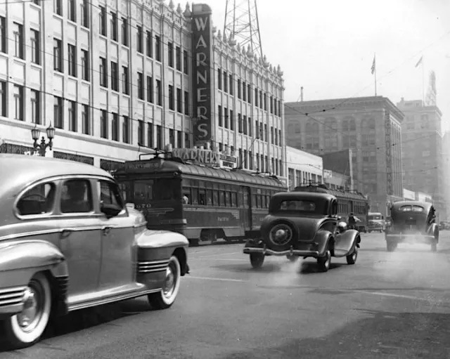 Gabriel08317444's tweet photo. #Roblox / #RobloxDev 
════════════════════════════════
Hollywood Boulevard, the game is coming along, we work to bring realistic places to life in Hollywood https://t.co/JYPdpjz7Pi