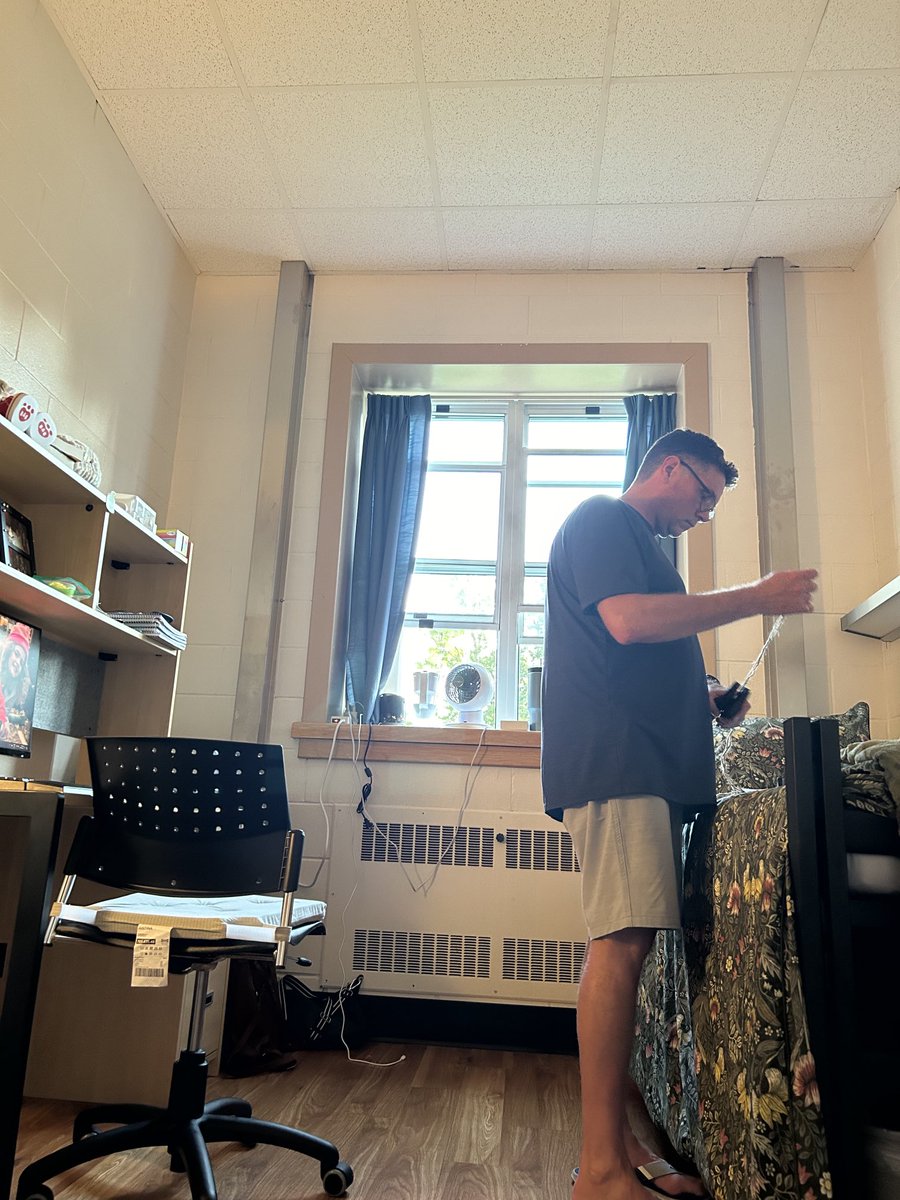 ButlerMargie's tweet photo. One more residence prep for the Butlers:) Rach is getting all set to start at Queens. So proud of you baby girl but we are gonna miss you 😢❤️ https://t.co/bK9ETsScVw