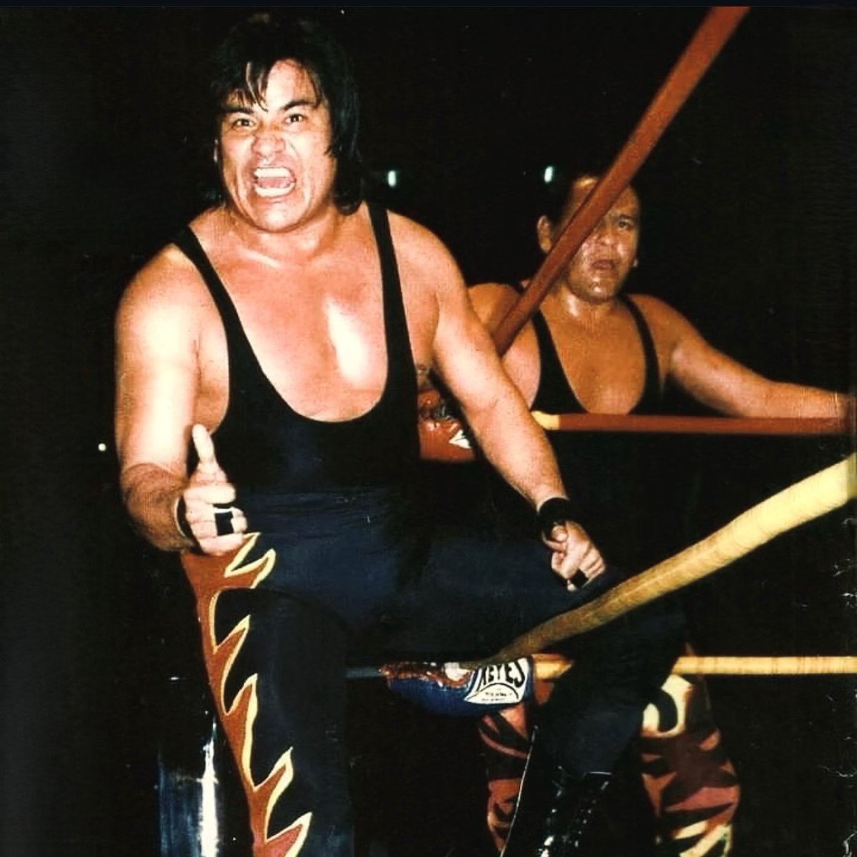 LuchaLibreYYa's tweet photo. ¡El rudo número uno!  Siempre difícil tener en contra al Satánico y Los Infernales. #FotoDelRecuerdo https://t.co/baCklp6yiS