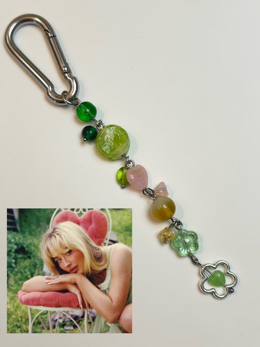 braceletladyy's tweet image. giveaway!! 

my next drop is in a week! 3 winners will recieve a giftcard to my shop AND early access to the drop!!

to enter:
-follow me + rt
-rt my pinned tweet

ends 9/7, the day of the drop!!