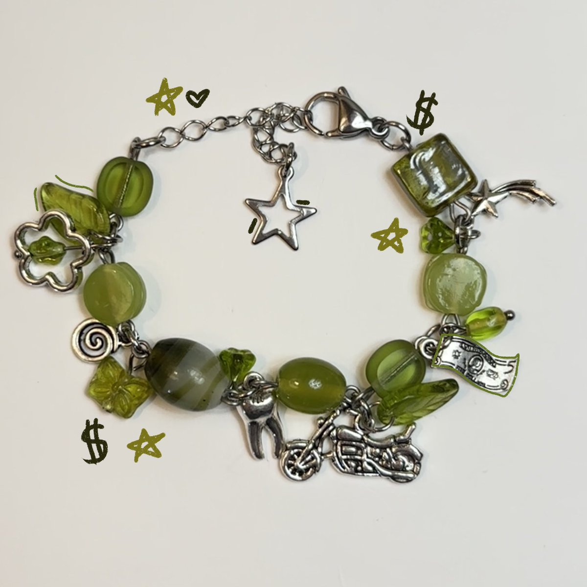 braceletladyy's tweet image. giveaway!! 

my next drop is in a week! 3 winners will recieve a giftcard to my shop AND early access to the drop!!

to enter:
-follow me + rt
-rt my pinned tweet

ends 9/7, the day of the drop!!