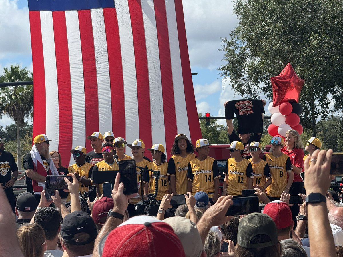 Had so much fun celebrating <a href="/LMLL_FL/">LakeMaryLittleLeague</a>’s World Series title! What a great day for a parade and party! #LakeMary #LittleLeague