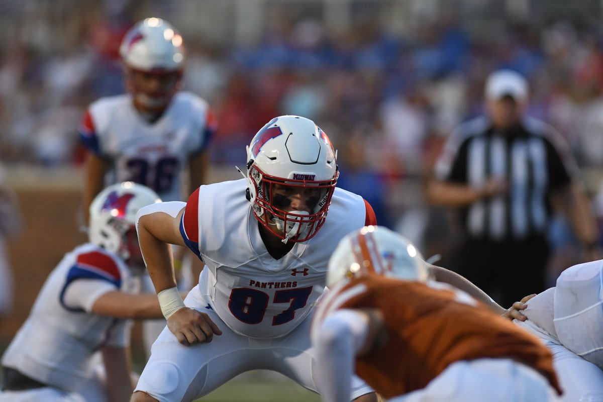 Cut4Photography's tweet photo. @MidwayFB @MidwayISD @MidwayPanthers 

#TexasFootball #FridayNightLights #MidwayFootball #DCTF 

https://t.co/5zOzyVRF1W https://t.co/GSs6sq0MbS