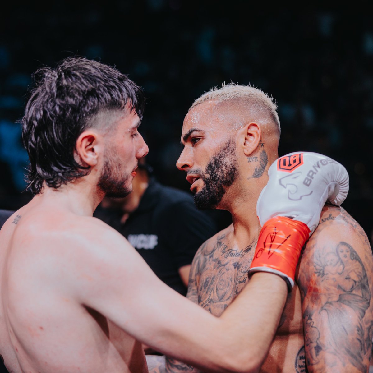 DannyAarons's tweet photo. IM UNDEFEATED!!! Jokes aside that was the best experience of my life, thank you so much to everyone that came and supported or watched the PPV, you’re the reason I get to do crazy things like this.

Nothing but respect to Danny Simpson, stepped in on 5 weeks notice and was nothing but respectful towards me and my team, it was an honour to fight him 🙏