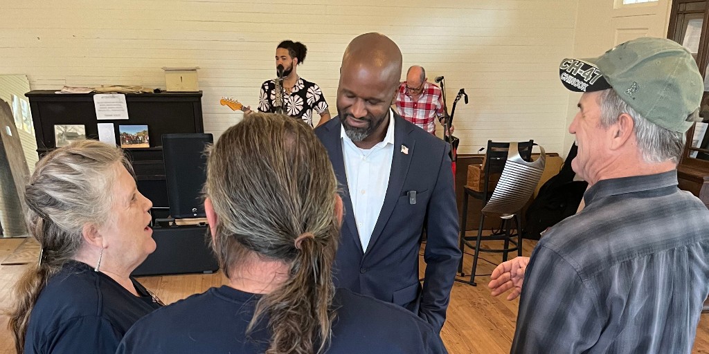 TyPinkins's tweet photo. Today in Hattiesburg, MS, we had an incredible time at the historic Bay Springs School! A special thank you to the Forrest County Democrats, Mayor Johnny DuPree, Mr. Dennis Dahmer, and everyone who came out to support.  #TyPinkinsForUSSenate #MSSenate #BaySpringsSchool https://t.co/znBPkQgNKM