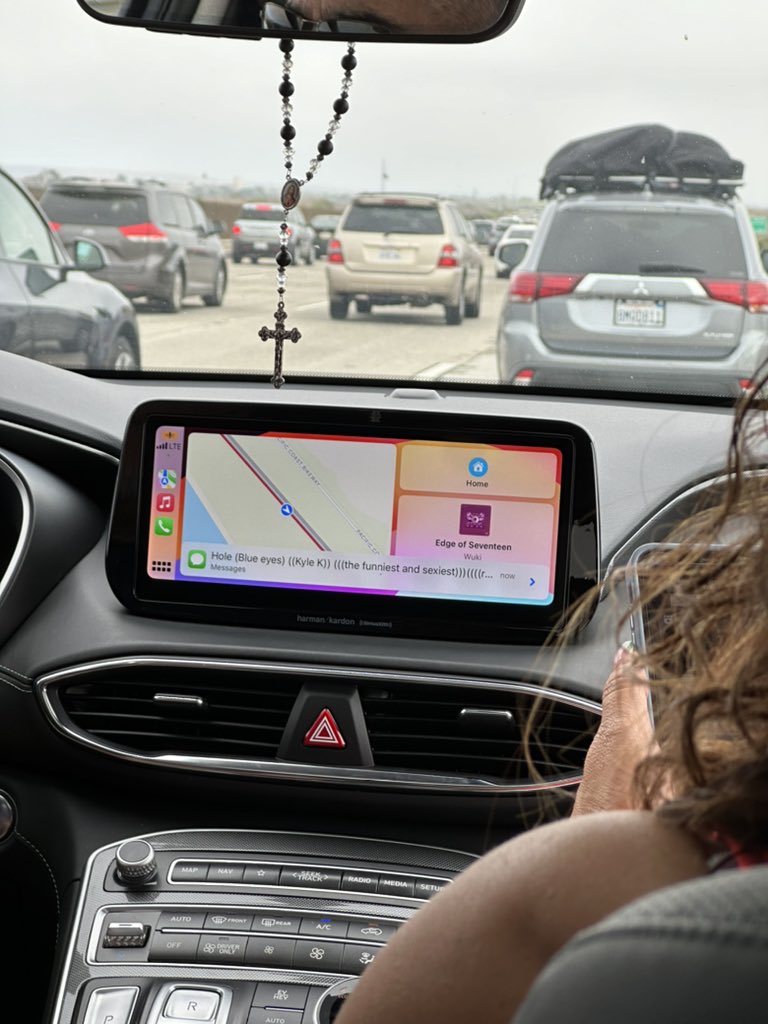maysunbee's tweet photo. friendly reminder that the whole contact name shows on the screen when you have your phone plugged into apple carplay… https://t.co/qALr8RfbSZ