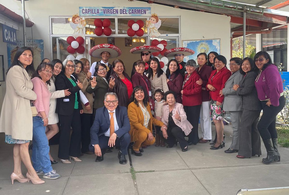 Festejando el día internacional de la obstetra. Y el patrón San Ramón nonato en el Hospital regional El Carmen Huancayo.