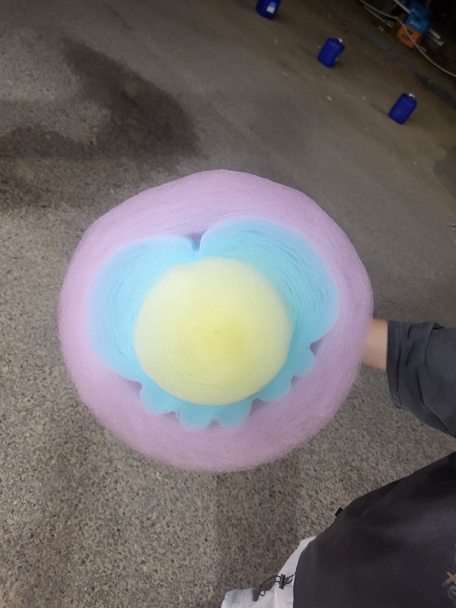 집에서 잠자리하고기분좋았는지 을왕리 왔어요.솜사탕 먹구 차안에서 한번더했어요! 오늘도 집에안들어간다고하네요.
오늘은 하루종일 다른 체위도해야지 ㅋㅋㅋㅋ 

#트친#을왕리#인천#섹트#마눌뎀##오프