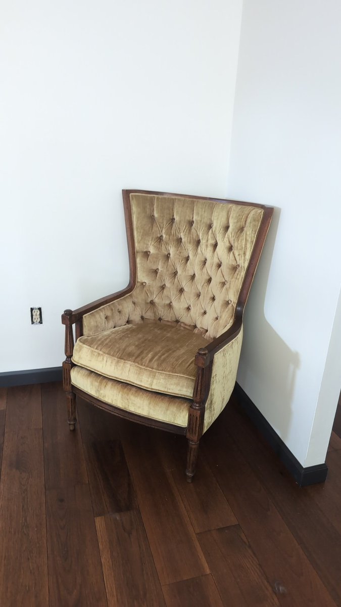 pickledworm's tweet photo. new yellow chair just launched https://t.co/fqBi4qqV3L